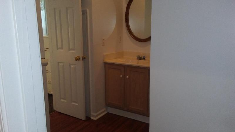 One-Bedroom Apartment image 2
