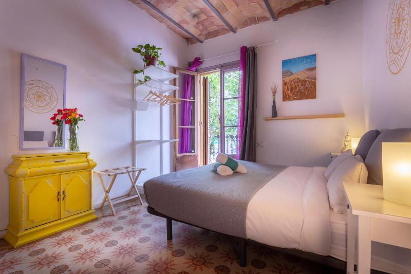 Quadruple Room with Shared Bathroom image 2