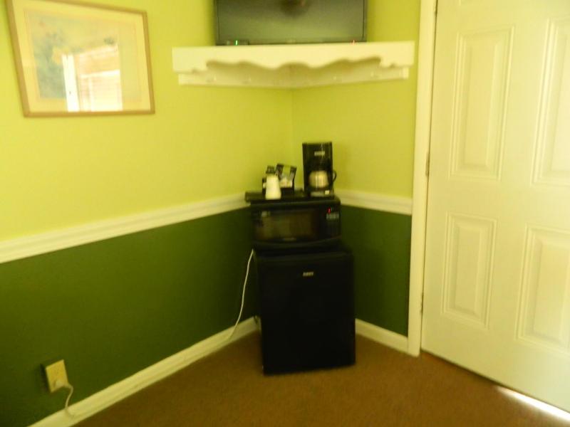 Economy Double Room image 2