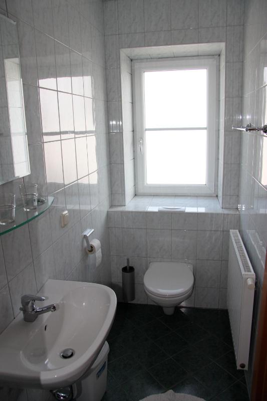 Single Room image 4