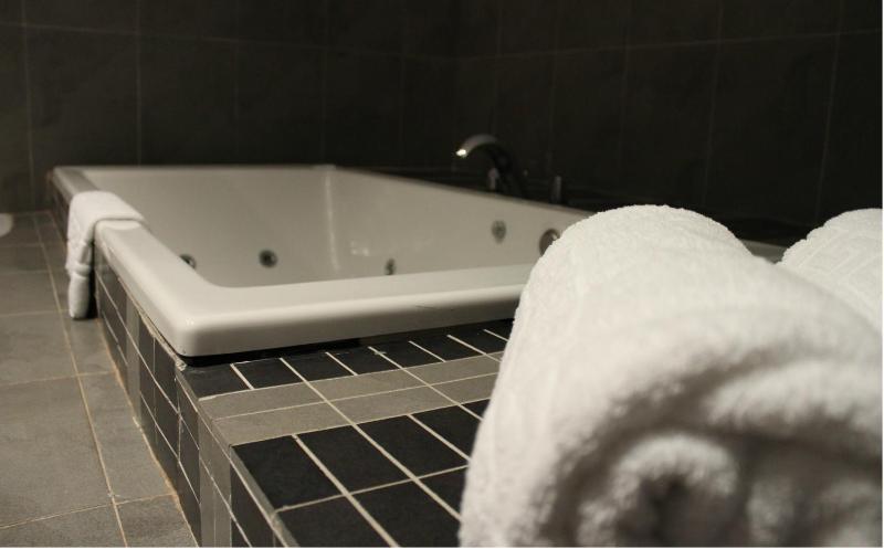 Suite image 4