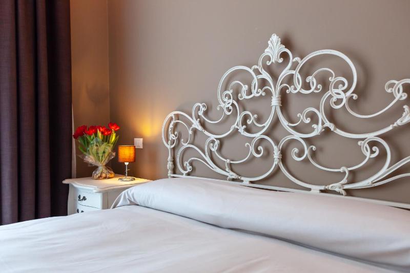 Superior Quadruple Room image 2