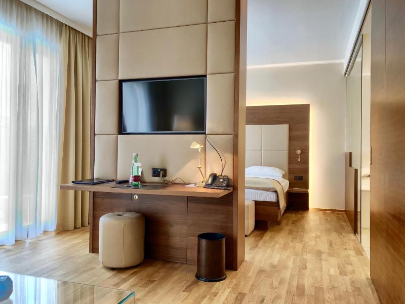 Junior Suite image 2
