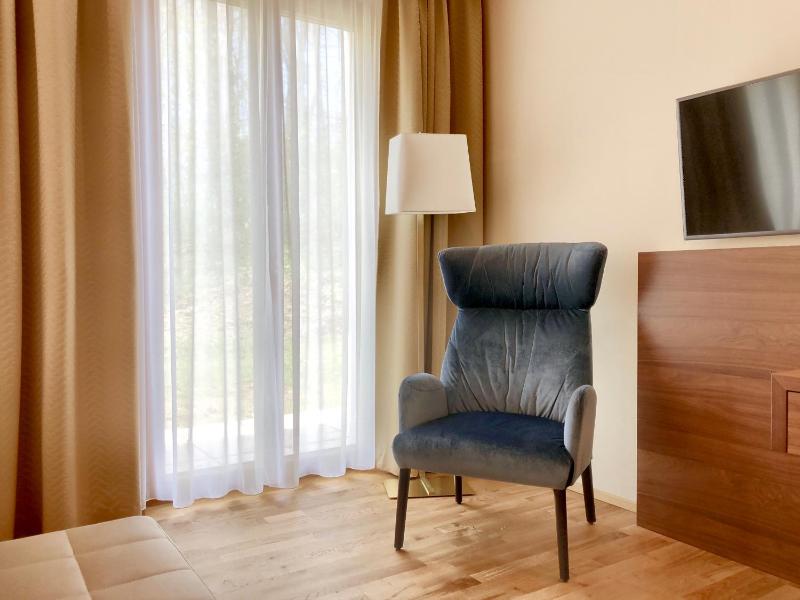 Deluxe Double Room image 3