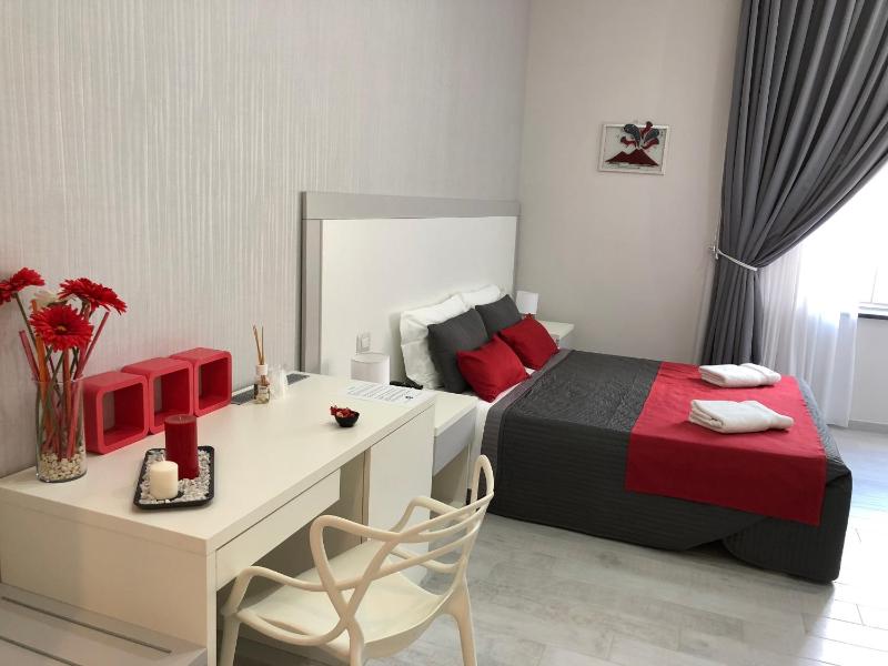Double Room image 3