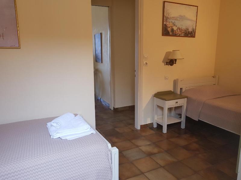 Studio (4 Adults) with Sea View image 3