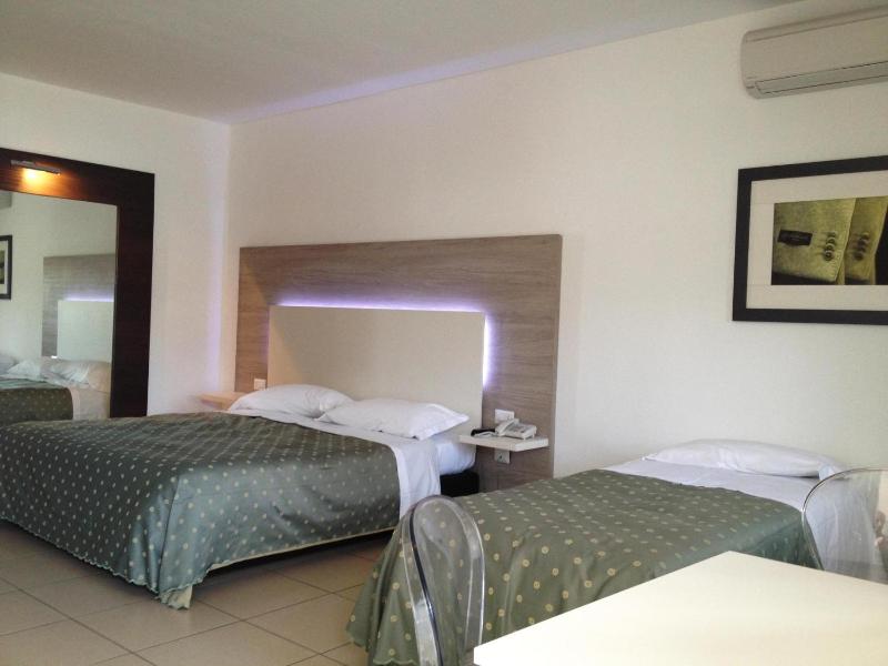 Superior Quadruple Room image 4