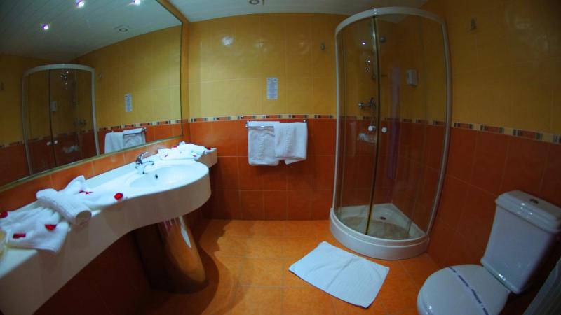 Standard Double or Twin Room image 2