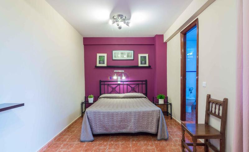 Standard Queen Room image 2