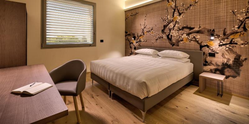 Double Room image 4