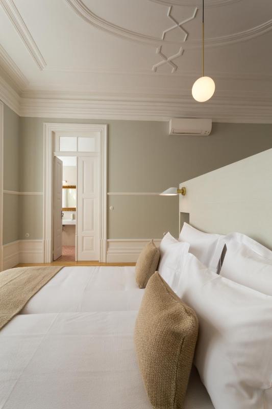 Suite with City View image 4