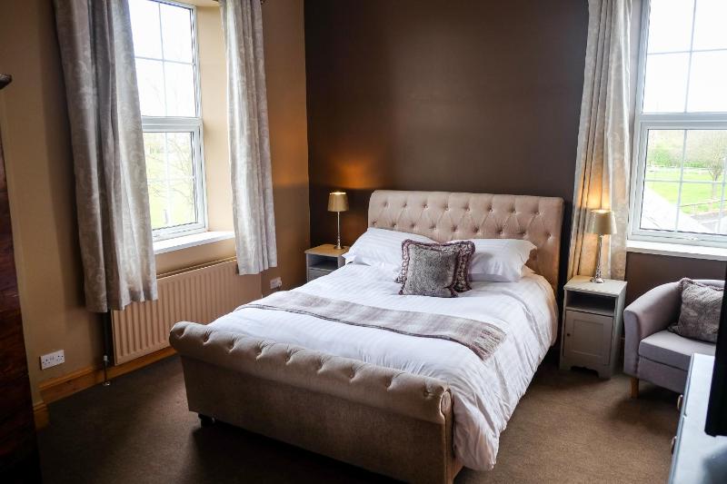 Deluxe Double Room with Shower image 3