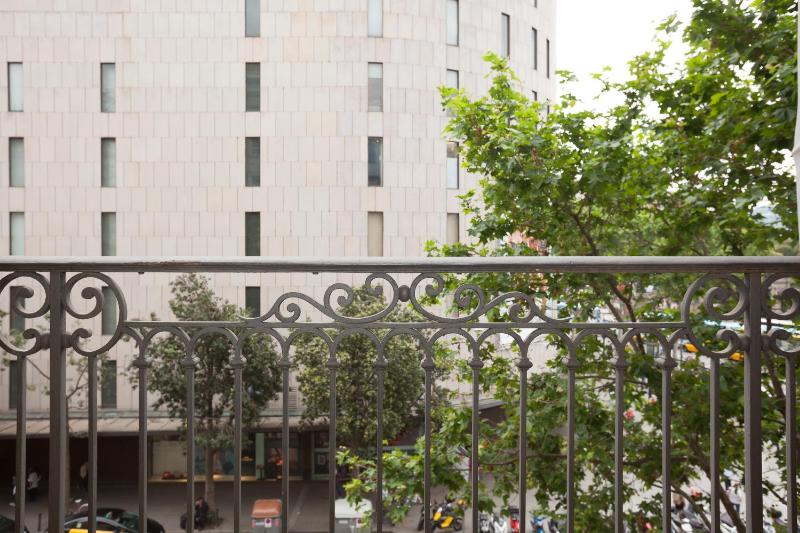Akira Flats Plaza Catalunya Centric apartments - image 2