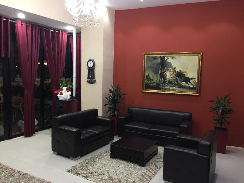 Haris Hotel & Suites - image 8