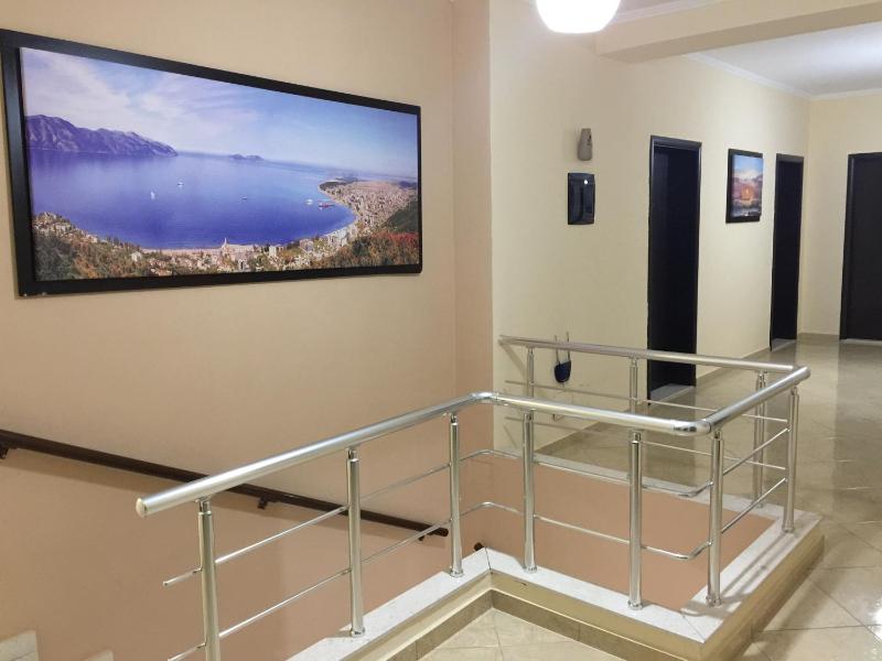 Haris Hotel & Suites - image 14