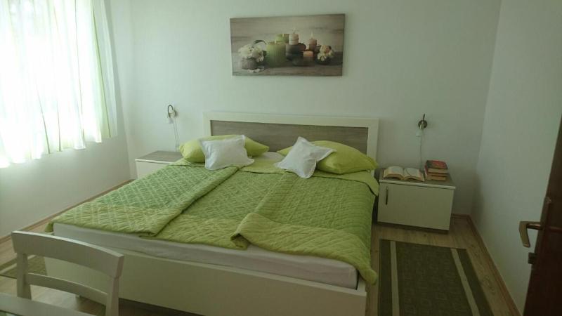 Three-Bedroom Apartment with Terrace and Sea View image 1
