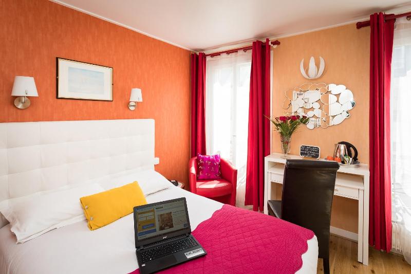 Double Room image 2
