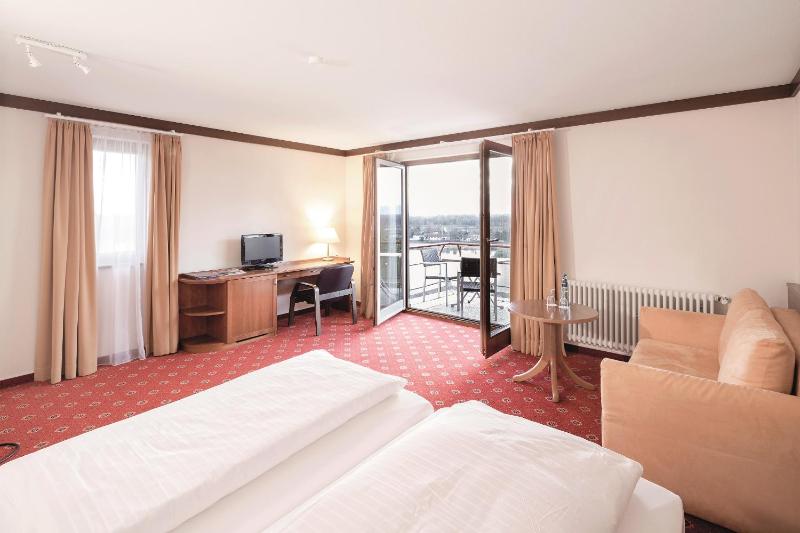 Comfort Double Room with River View image 3