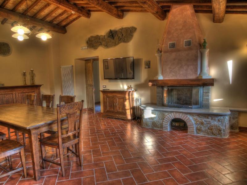Suite with Kitchen image 4