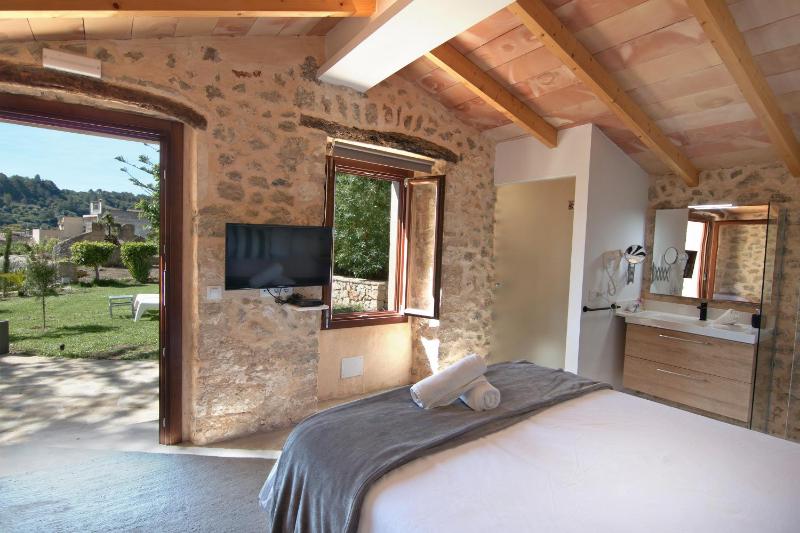 Superior Double Room image 3