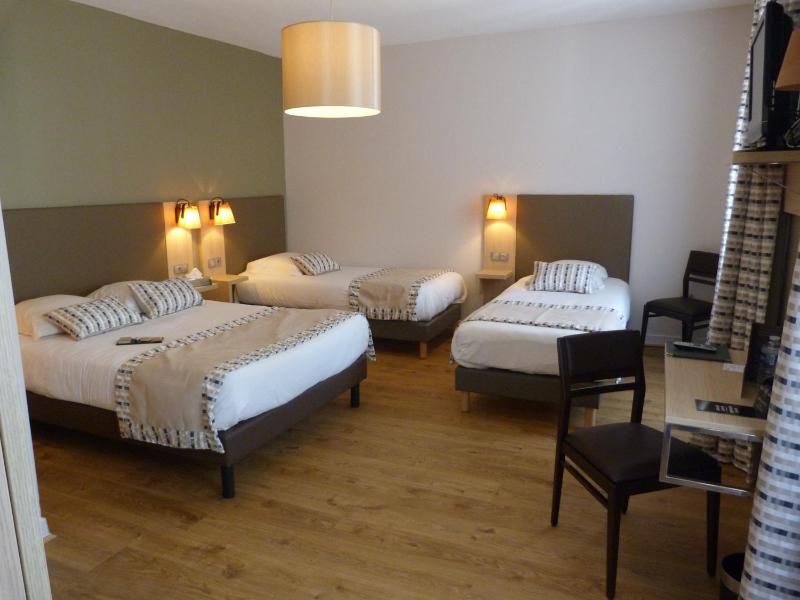 Family Room image 4
