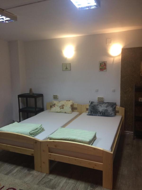 Triple Room with Shared Bathroom image 1