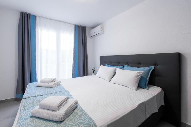 Apartment with Garden View image 1