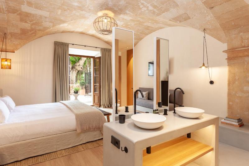 Junior Suite with Terrace image 2