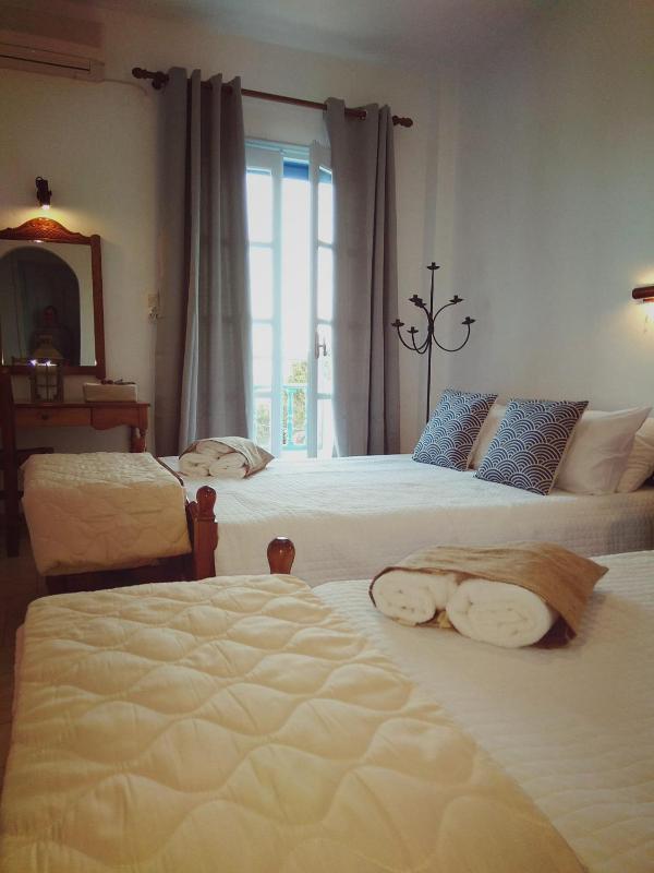 Standard Twin Room with Mountain View image 1