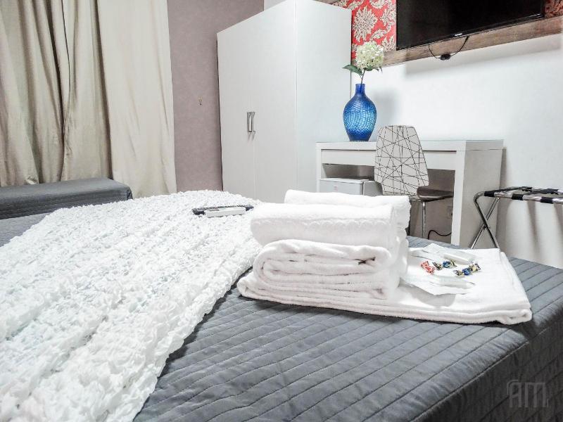 Quadruple Room image 2
