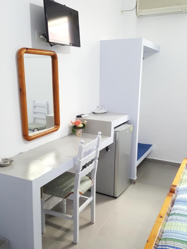 Economy Twin Room - Basement image 3