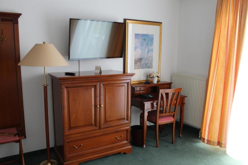 Double Room with Ocean View image 3