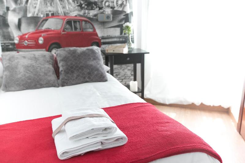 Single Room image 3