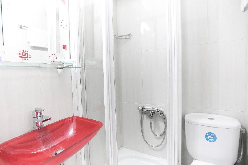 Double or Twin Room image 2