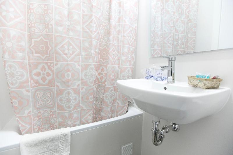 Triple Room image 2