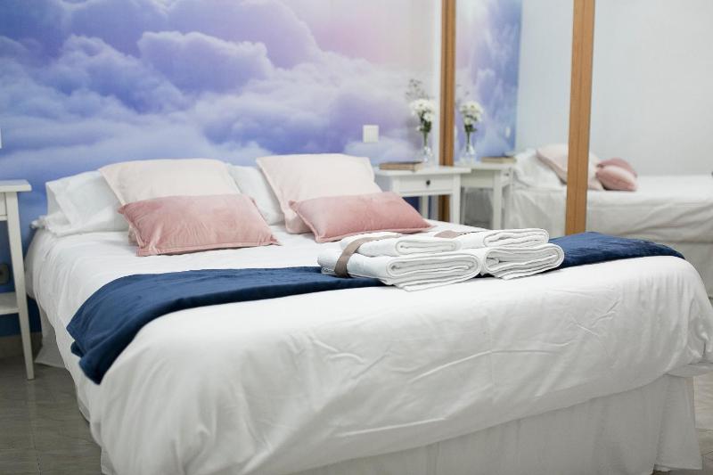 Double or Twin Room image 3