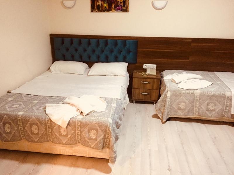 Standard Double Room image 2