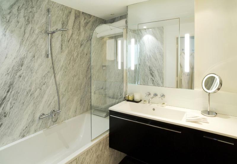 Deluxe One-Bedroom Apartment (4 persons) image 3