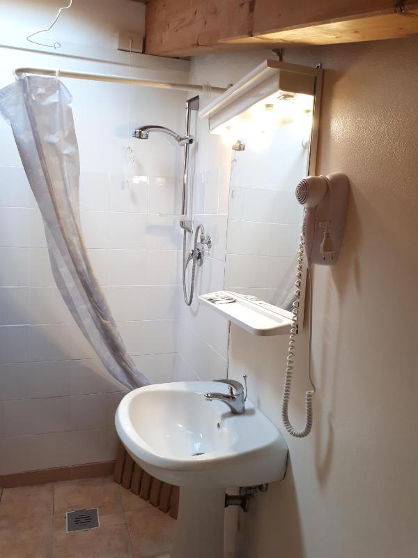 Basic Triple Room - Mansarda image 1