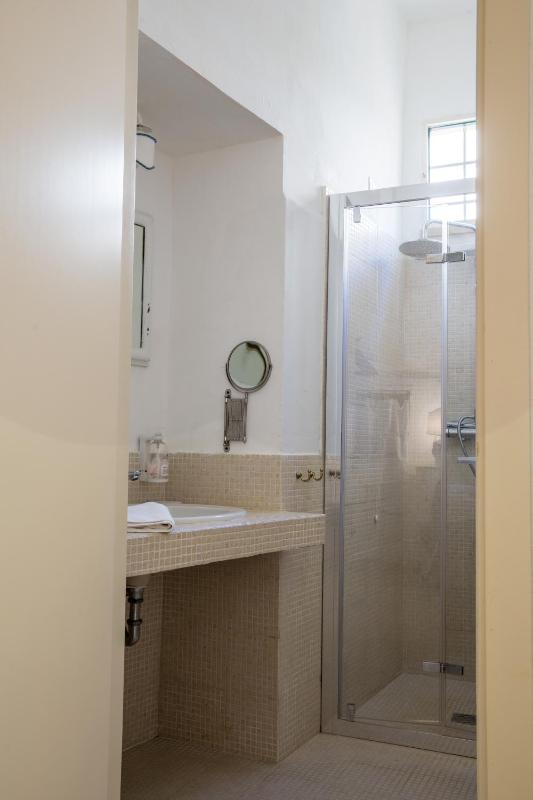 Deluxe Double Room with Balcony image 2