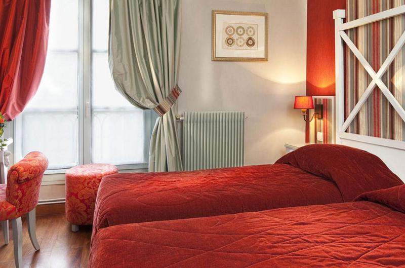 Twin Room image 4