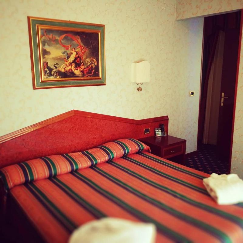 Junior Suite with Balcony image 2