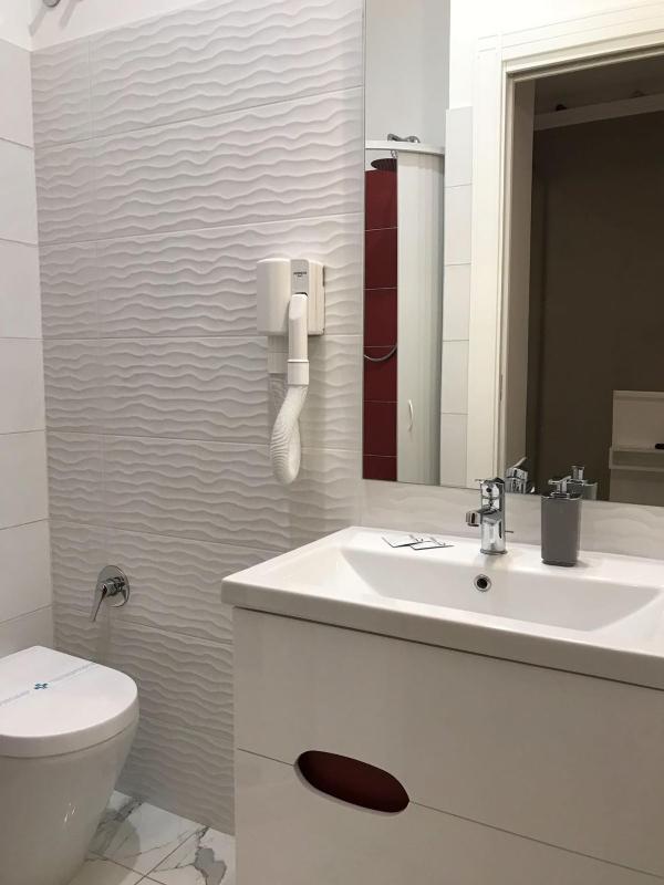 Double or Twin Room with Private Bathroom image 4