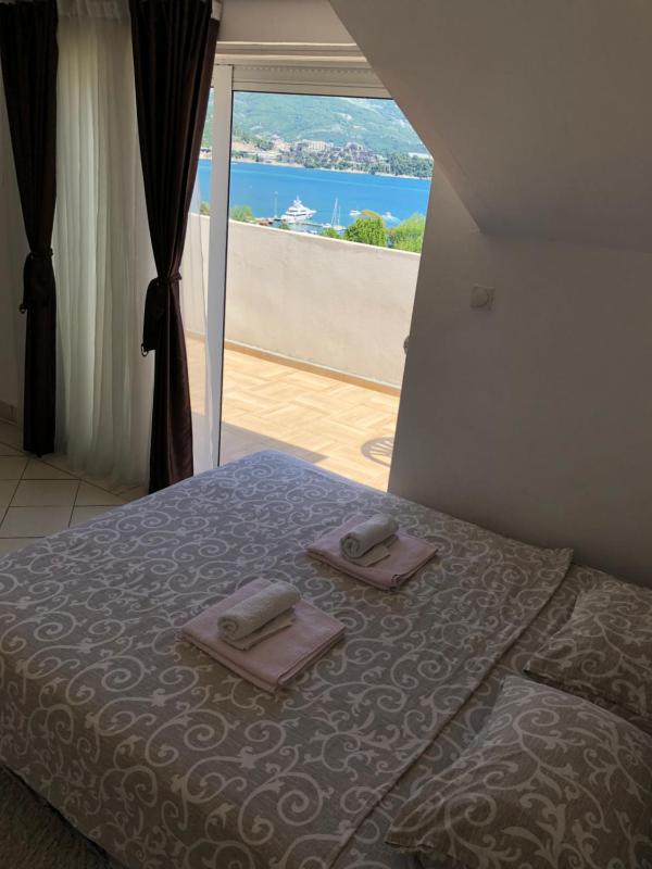 Apartment with Sea View image 4