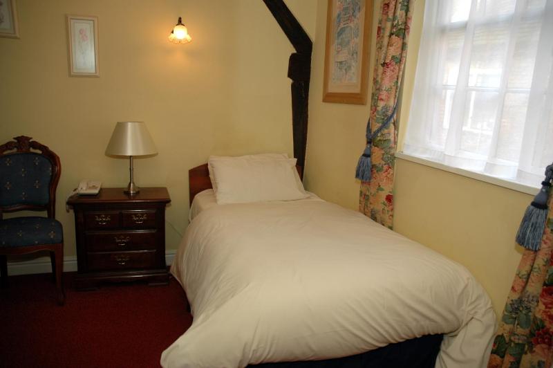 Single Room image 4