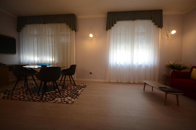 Deluxe Suite image 3