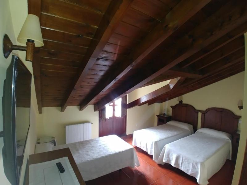 Triple Room image 2