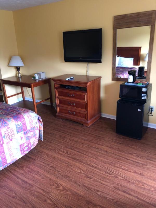 King Room - Non-Smoking image 3