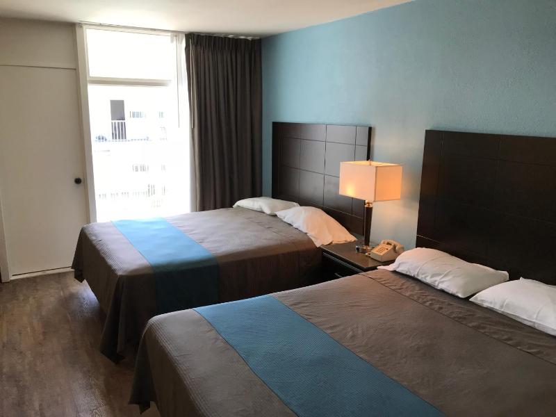Queen Room with Two Queen Beds image 3