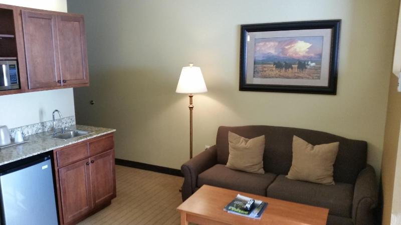 Queen Suite image 2